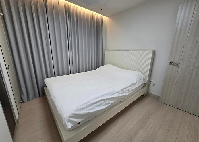 Seonneung Station Beautiful Apt 2Room